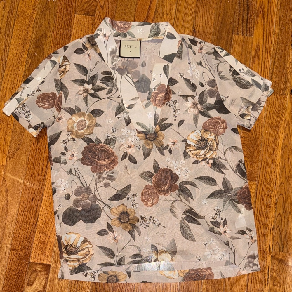 ORTTU Short-Sleeve Floral Button-Down Shirt in Beige, Brown and Tan